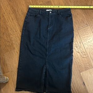 Liz Claiborne Charcoal Denim Skirt 12